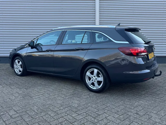 
Opel Astra 1.4 Turbo 150pk Business+ | Schuif/Kanteldak | Trekhaak | Navigatie | vol									