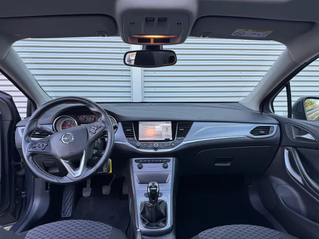 
Opel Astra 1.4 Turbo 150pk Business+ | Schuif/Kanteldak | Trekhaak | Navigatie | vol									