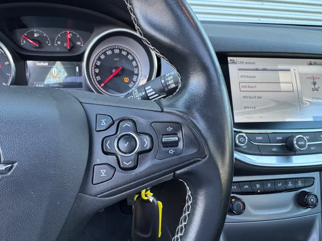 
Opel Astra 1.4 Turbo 150pk Business+ | Schuif/Kanteldak | Trekhaak | Navigatie | vol									