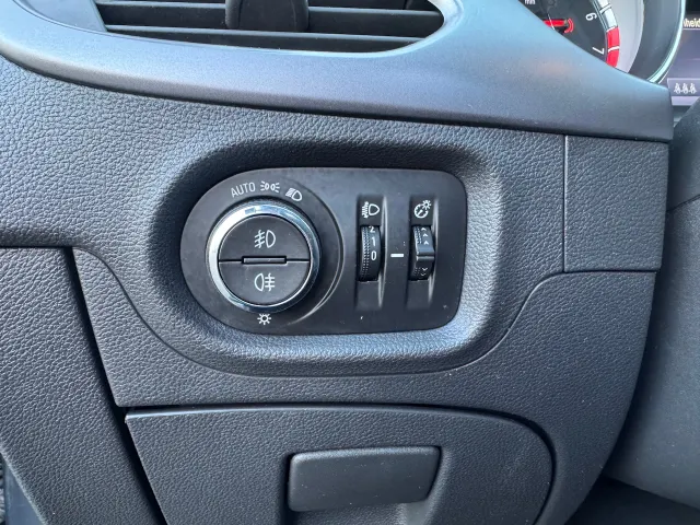 
Opel Astra 1.4 Turbo 150pk Business+ | Schuif/Kanteldak | Trekhaak | Navigatie | vol									