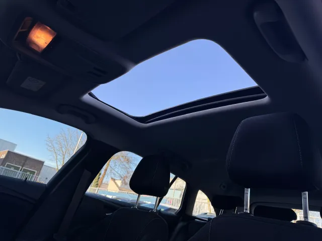 
Opel Astra 1.4 Turbo 150pk Business+ | Schuif/Kanteldak | Trekhaak | Navigatie | vol									