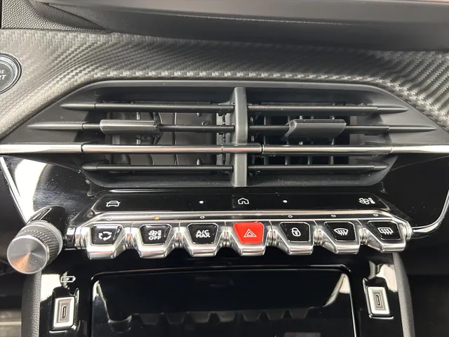 
Peugeot 2008 1.2 Puretech 130pk GT Automaat | Navigatie | Parkeerhulp voor en achter | Apple Carplay | Isofix | 3D cockpit | Parkeercamera achter | Androidauto | vol									