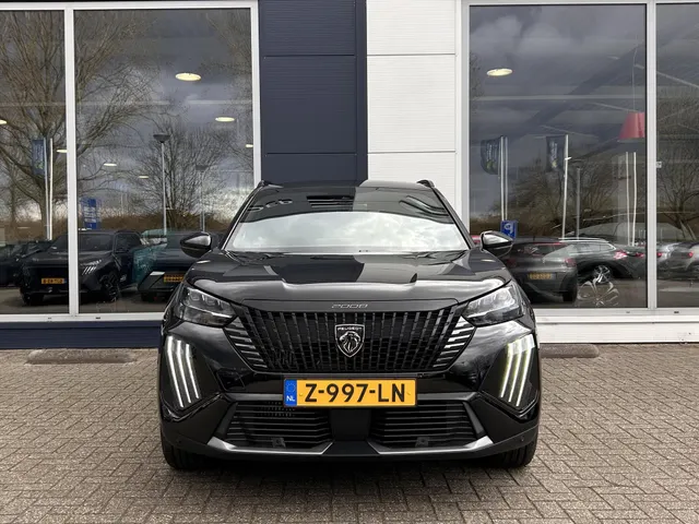 
Peugeot 2008 1.2 Puretech 130pk GT Automaat | Navigatie | Parkeerhulp voor en achter | Apple Carplay | Isofix | 3D cockpit | Parkeercamera achter | Androidauto | vol									