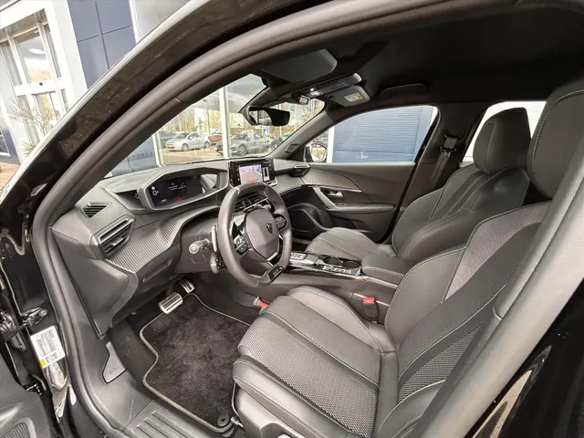 
Peugeot 2008 1.2 Puretech 130pk GT Automaat | Navigatie | Parkeerhulp voor en achter | Apple Carplay | Isofix | 3D cockpit | Parkeercamera achter | Androidauto | vol									