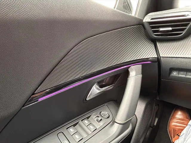 
Peugeot 2008 1.2 Puretech 130pk GT Automaat | Navigatie | Parkeerhulp voor en achter | Apple Carplay | Isofix | 3D cockpit | Parkeercamera achter | Androidauto | vol									