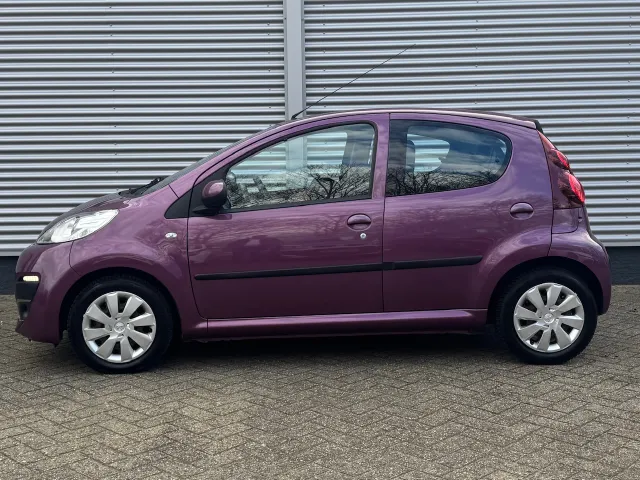 
Peugeot 107 1.0 68PK 5D Active | Airco | Elektrische ramen | Toerenteller | vol									