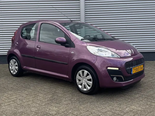 
Peugeot 107 1.0 68PK 5D Active | Airco | Elektrische ramen | Toerenteller | vol									