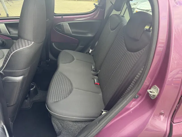 
Peugeot 107 1.0 68PK 5D Active | Airco | Elektrische ramen | Toerenteller | vol									