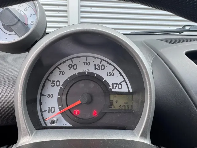 
Peugeot 107 1.0 68PK 5D Active | Airco | Elektrische ramen | Toerenteller | vol									