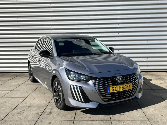 
Peugeot 208 1.2 PureTech 100pk Allure | Navigatie | Stoelverwarming | Vision Pack vol									