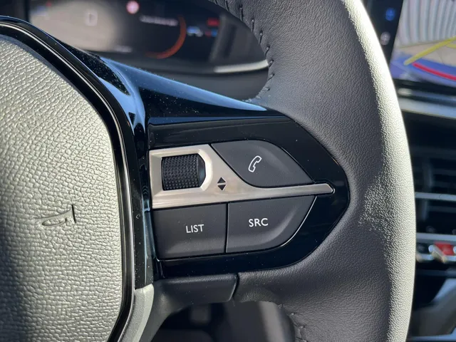 
Peugeot 208 1.2 PureTech 100pk Allure | Navigatie | Stoelverwarming | Vision Pack vol									