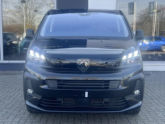 
								Peugeot Expert Dubbel Cabine 5-Zits 2.0 BlueHDi 180pk Automaat | Navigatie | Lederen bekleding met stoelverwarming | Climate control | Cruise control | Camera | vol									