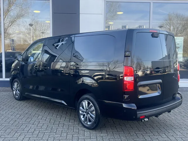 
								Peugeot Expert Dubbel Cabine 5-Zits 2.0 BlueHDi 180pk Automaat | Navigatie | Lederen bekleding met stoelverwarming | Climate control | Cruise control | Camera | vol									