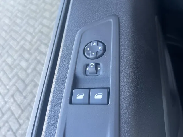 
								Peugeot Expert Dubbel Cabine 5-Zits 2.0 BlueHDi 180pk Automaat | Navigatie | Lederen bekleding met stoelverwarming | Climate control | Cruise control | Camera | vol									