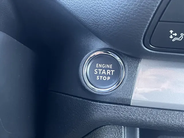 
								Peugeot Expert Dubbel Cabine 5-Zits 2.0 BlueHDi 180pk Automaat | Navigatie | Lederen bekleding met stoelverwarming | Climate control | Cruise control | Camera | vol									