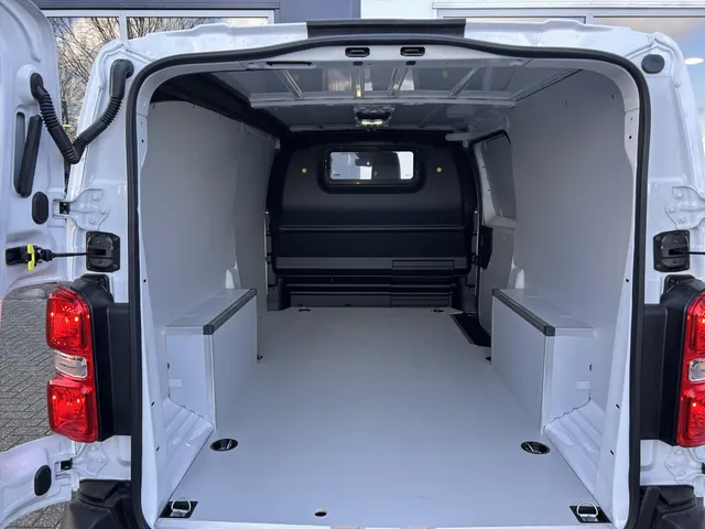 
Peugeot Expert GB L3 2.0 BlueHDi 180pk Automaat | Navigatie | Parkeercamera achter | Apple caplay + Androidauto | Stuurverwarming | vol									