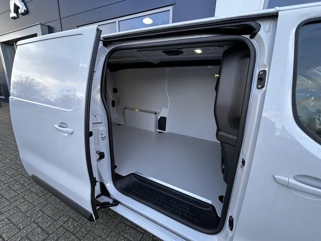 
								Peugeot Expert GB L3 2.0 BlueHDi 180pk Automaat | Navigatie | Parkeercamera achter | Apple caplay + Androidauto | Stuurverwarming | vol									