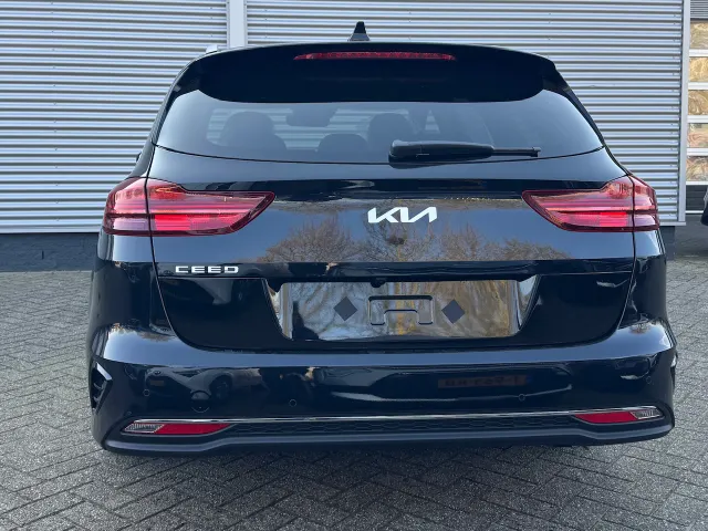 
Kia Ceed Sportswagon Sw 1.0 T-GDi 100pk DynamicPlusLine | Stoel/Stuurwielverwarming | Navigatie | Climate Control | Elektrische Klep | vol									