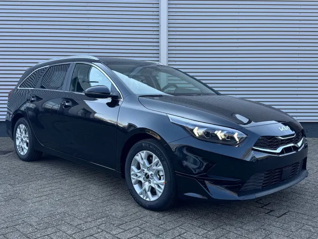 
Kia Ceed Sportswagon Sw 1.0 T-GDi 100pk DynamicPlusLine | Stoel/Stuurwielverwarming | Navigatie | Climate Control | Elektrische Klep | vol									