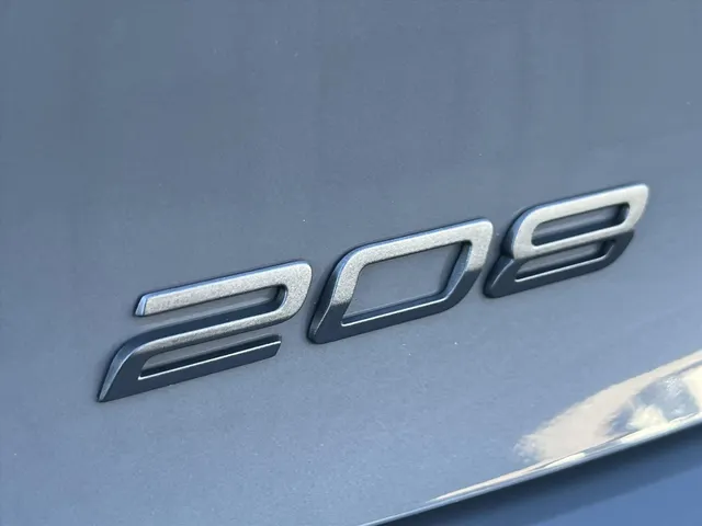 
Peugeot 208 1.2 Hybrid 100 e-DCS6 GT | Automaat | Navigatie | Camera | Parkeersensoren | Cruise Control | vol									