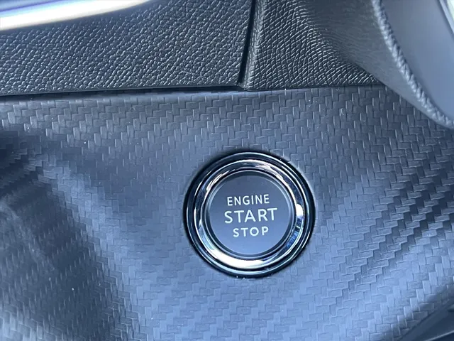 
Peugeot 208 1.2 Hybrid 100 e-DCS6 GT | Automaat | Navigatie | Camera | Parkeersensoren | Cruise Control | vol									