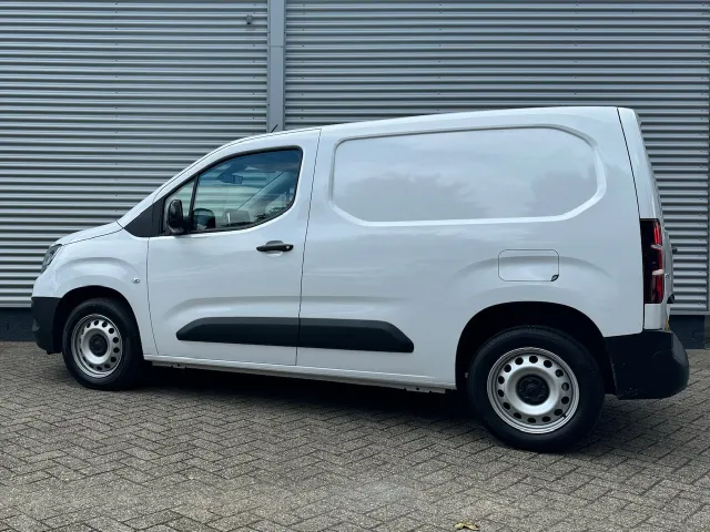 
Opel Combo Cargo 130pk Automaat | Pack Comfort I Groot scherm vol									