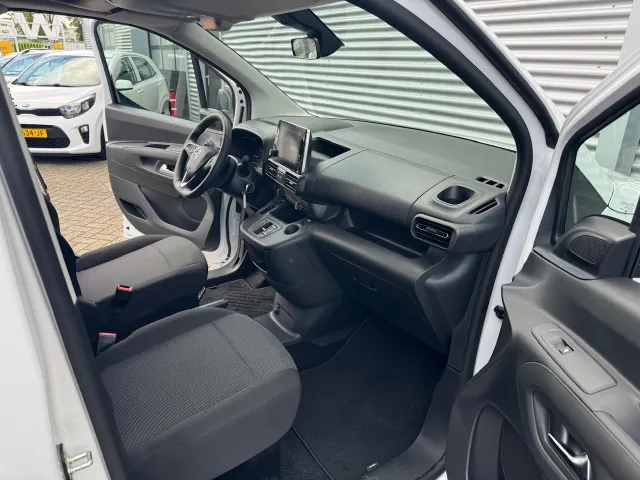 
Opel Combo Cargo 130pk Automaat | Pack Comfort I Groot scherm vol									