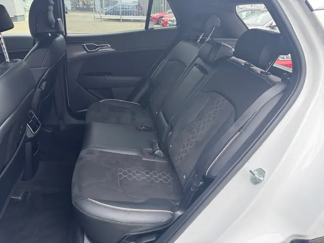 
								Kia Sportage 1.6 T-GDi 265pk PHEV AT6 4WD GT-Line | 360 Camera | Harman/Kardon | Stoel/Stuurwielverwarming | vol									