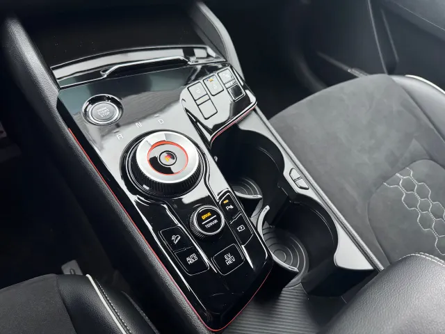 
								Kia Sportage 1.6 T-GDi 265pk PHEV AT6 4WD GT-Line | 360 Camera | Harman/Kardon | Stoel/Stuurwielverwarming | vol									