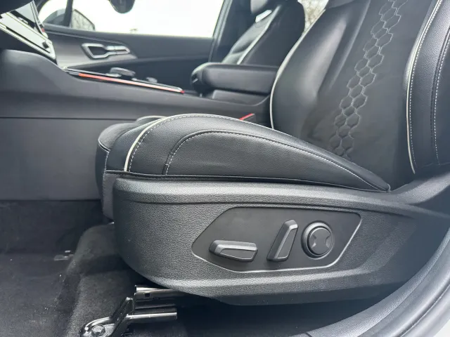 
								Kia Sportage 1.6 T-GDi 265pk PHEV AT6 4WD GT-Line | 360 Camera | Harman/Kardon | Stoel/Stuurwielverwarming | vol									