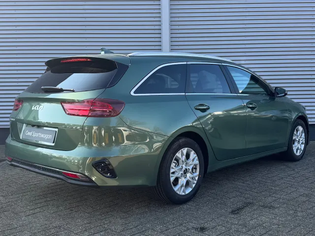 
Kia Ceed Sportswagon Sw 1.0 T-GDi 100pk DynamicPlusLine | Stoel/Stuurwielverwarming | Navigatie | Climate Control | Elektrische Achterklep | vol									