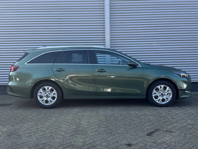 
Kia Ceed Sportswagon Sw 1.0 T-GDi 100pk DynamicPlusLine | Stoel/Stuurwielverwarming | Navigatie | Climate Control | Elektrische Achterklep | vol									