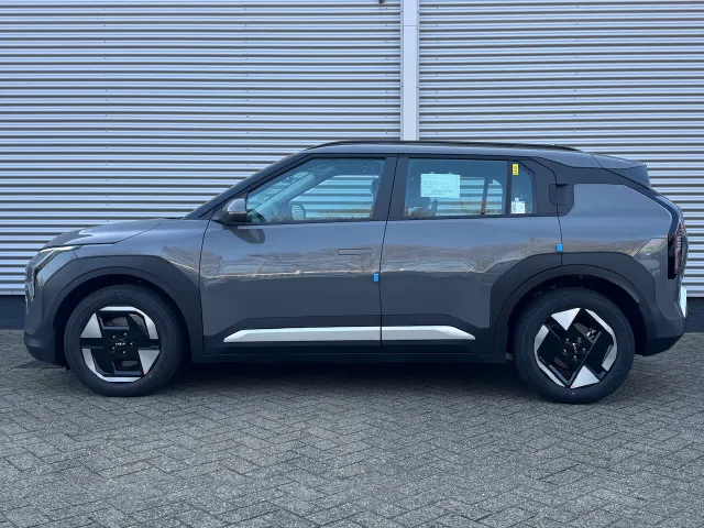 
Kia EV3 58,3 kWh 204pk Air | Navigatie | Climate Control | Parkeersensoren | Camera | vol									