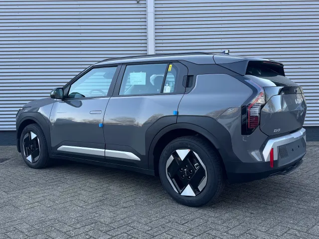 
Kia EV3 58,3 kWh 204pk Air | Navigatie | Climate Control | Parkeersensoren | Camera | vol									