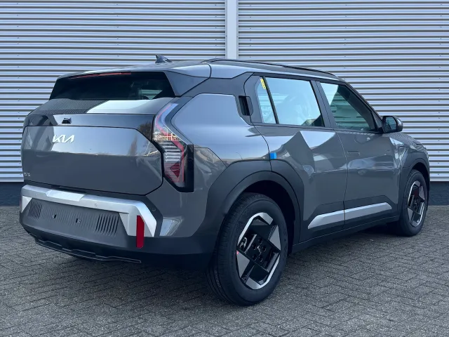 
Kia EV3 58,3 kWh 204pk Air | Navigatie | Climate Control | Parkeersensoren | Camera | vol									