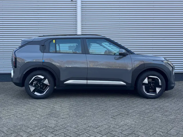 
Kia EV3 58,3 kWh 204pk Air | Navigatie | Climate Control | Parkeersensoren | Camera | vol									