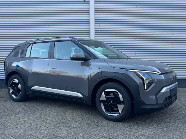 
Kia EV3 58,3 kWh 204pk Air | Navigatie | Climate Control | Parkeersensoren | Camera | vol									