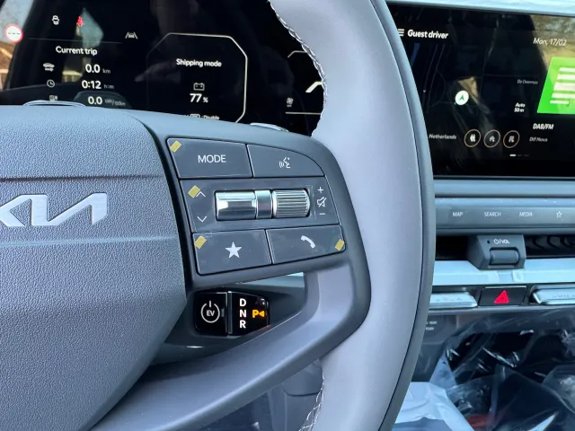 
Kia EV3 58,3 kWh 204pk Air | Navigatie | Climate Control | Parkeersensoren | Camera | vol									