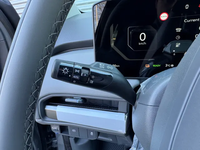 
Kia EV3 58,3 kWh 204pk Air | Navigatie | Climate Control | Parkeersensoren | Camera | vol									