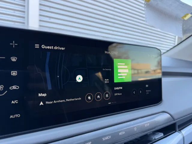 
Kia EV3 58,3 kWh 204pk Air | Navigatie | Climate Control | Parkeersensoren | Camera | vol									