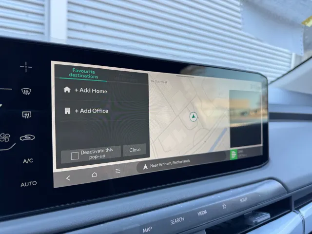 
Kia EV3 58,3 kWh 204pk Air | Navigatie | Climate Control | Parkeersensoren | Camera | vol									