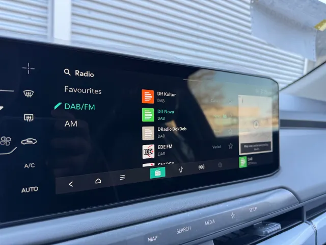 
Kia EV3 58,3 kWh 204pk Air | Navigatie | Climate Control | Parkeersensoren | Camera | vol									
