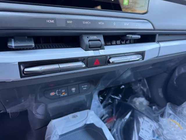 
Kia EV3 58,3 kWh 204pk Air | Navigatie | Climate Control | Parkeersensoren | Camera | vol									