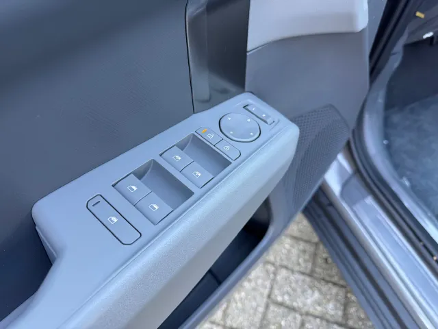 
Kia EV3 58,3 kWh 204pk Air | Navigatie | Climate Control | Parkeersensoren | Camera | vol									