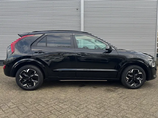
Kia e-Niro 64,8 kWh 204pk Air | Stoel/Stuurwielverwarming | LED | Elektrische Stoel | Dodehoekdetectie | vol									
