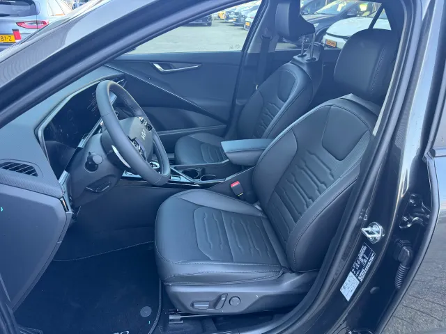 
Kia e-Niro 64,8 kWh 204pk Air | Stoel/Stuurwielverwarming | LED | Elektrische Stoel | Dodehoekdetectie | vol									