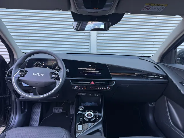 
Kia e-Niro 64,8 kWh 204pk Air | Stoel/Stuurwielverwarming | LED | Elektrische Stoel | Dodehoekdetectie | vol									