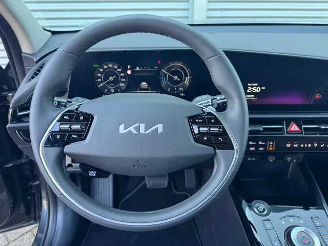 
Kia e-Niro 64,8 kWh 204pk Air | Stoel/Stuurwielverwarming | LED | Elektrische Stoel | Dodehoekdetectie | vol									