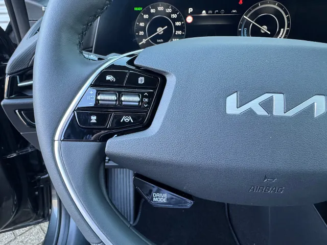 
Kia e-Niro 64,8 kWh 204pk Air | Stoel/Stuurwielverwarming | LED | Elektrische Stoel | Dodehoekdetectie | vol									