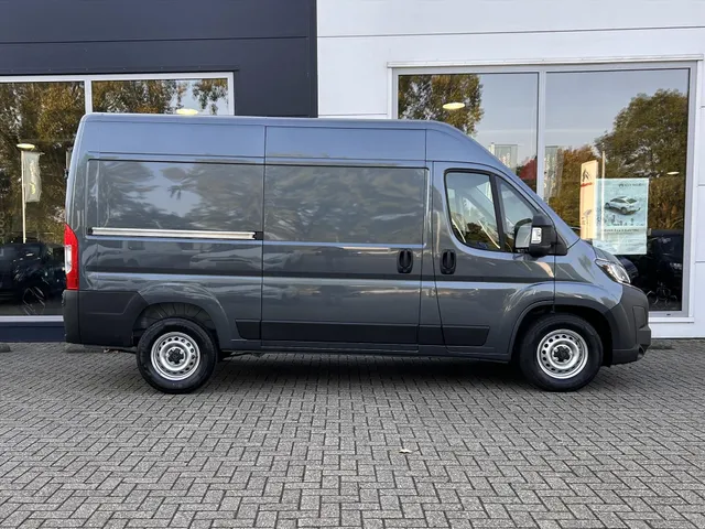 
Peugeot Boxer 140PK L2H2 3,5T Automaat | Parkeer camera achter | Navigatie | Airco | Cruise controle | vol									